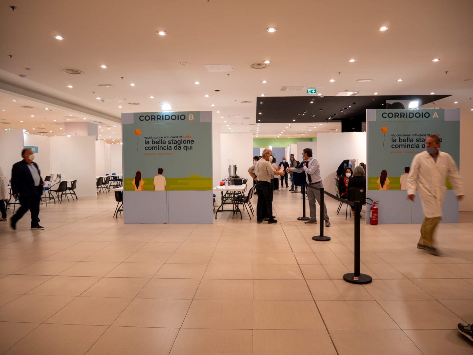 HUB Vaccinale in galleria Centro Commerciale La Torre Palermo